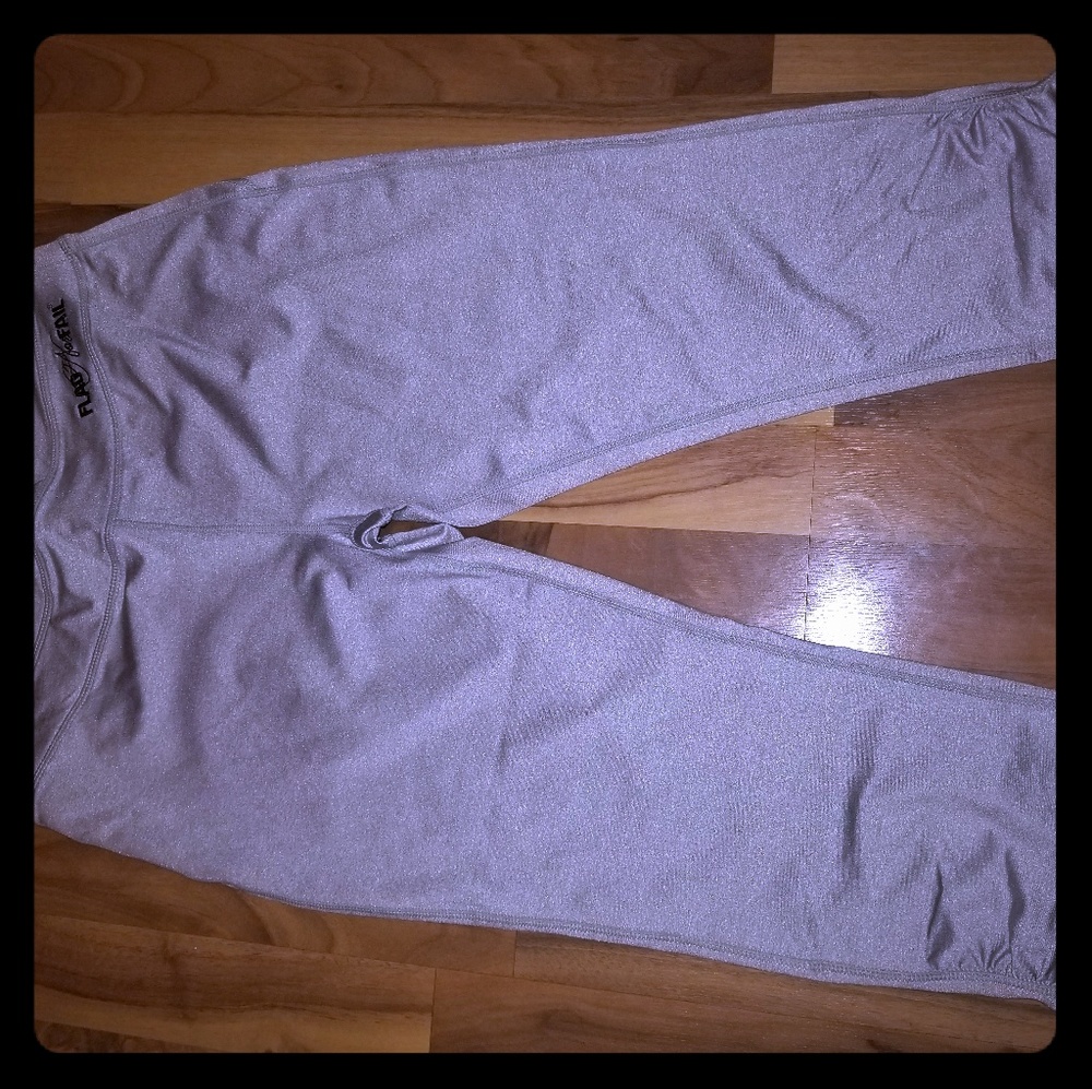 NWOT XL Flag nor Fail capris